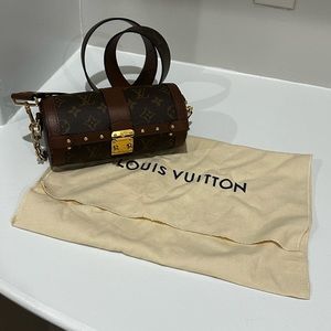 Papillon Trunk.  Carried once